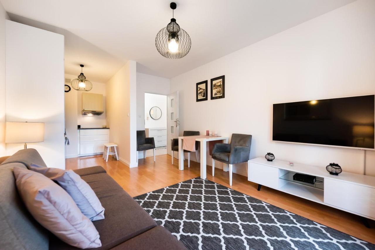 Metro Kondratowicza Velvet Apartment Варшава Экстерьер фото