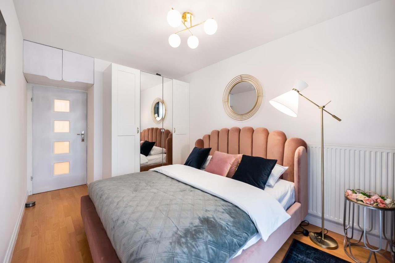 Metro Kondratowicza Velvet Apartment Варшава Экстерьер фото